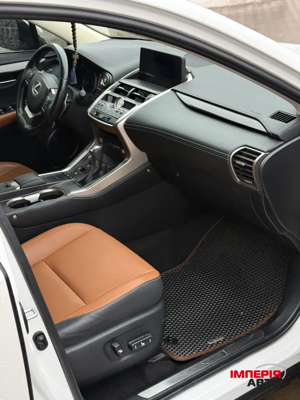 Lexus NX - фото 5