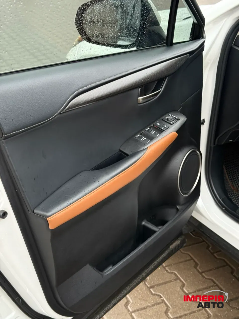 Lexus NX - фото 12