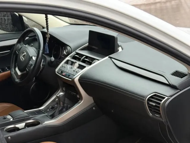 Lexus NX - фото 5