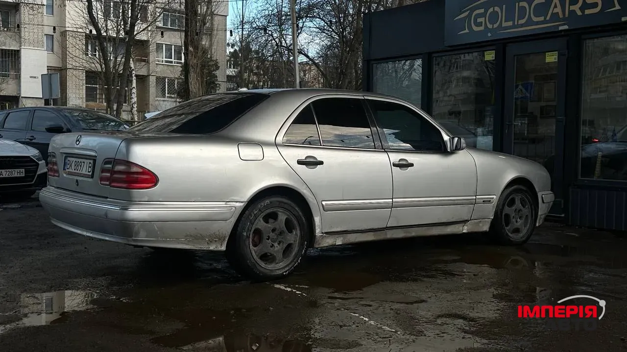 Mercedes-Benz E-Класс - фото 10