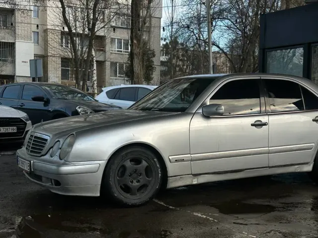 Mercedes-Benz E-Класс - фото 3