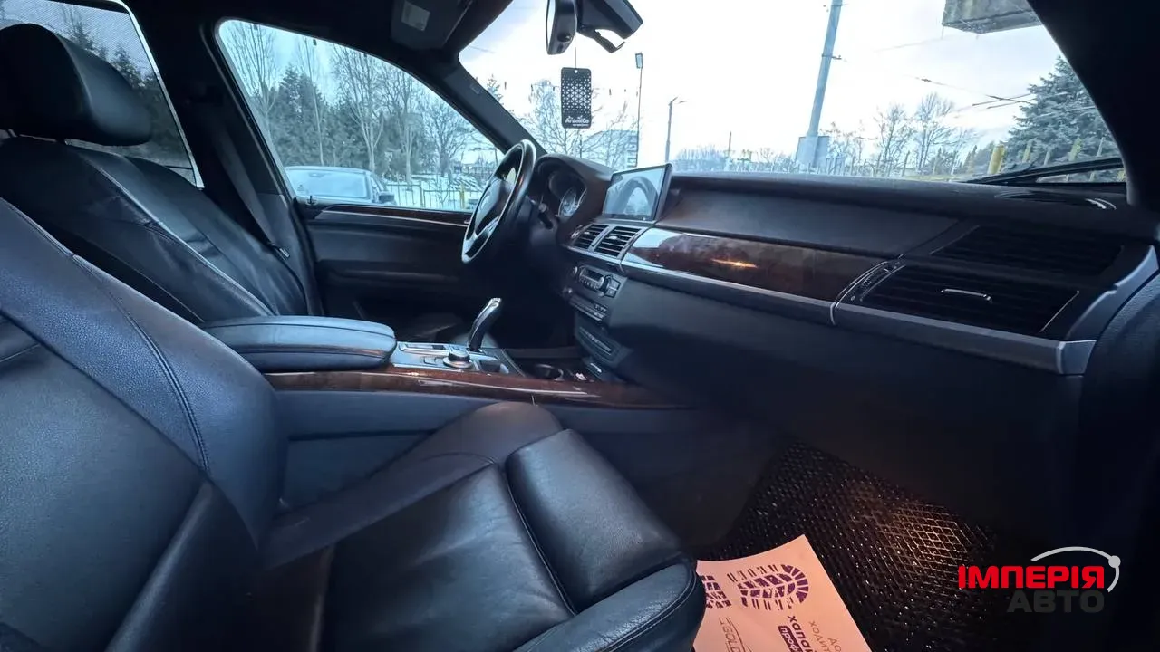 BMW X5 - фото 6
