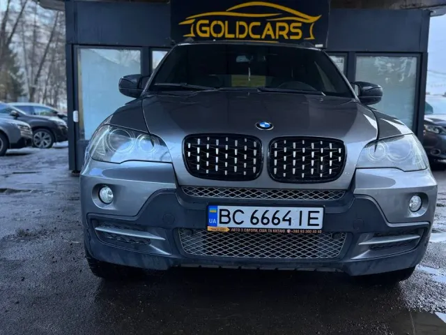 BMW X5 - фото 1
