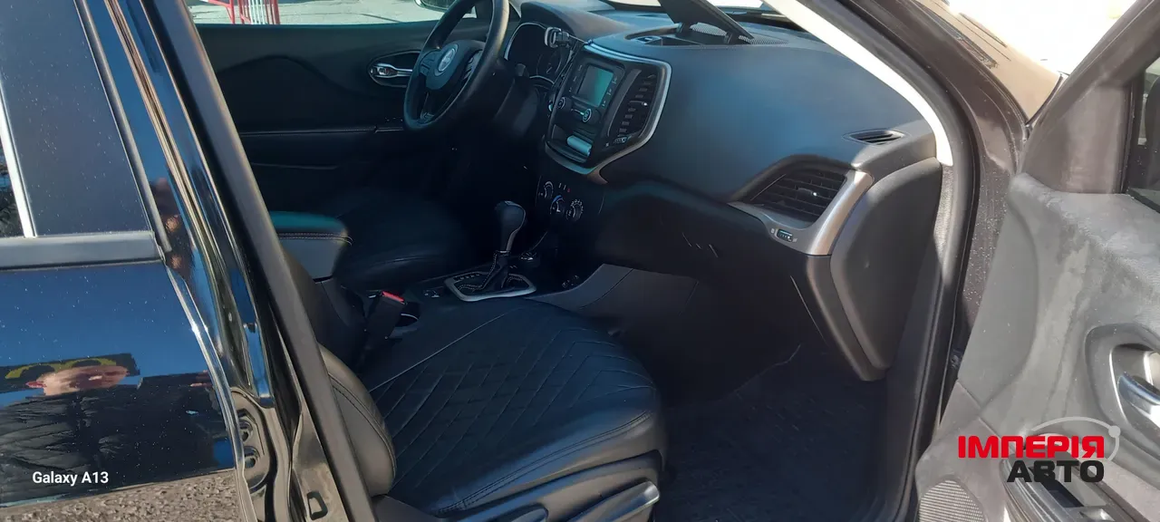 Jeep Cherokee - фото 25