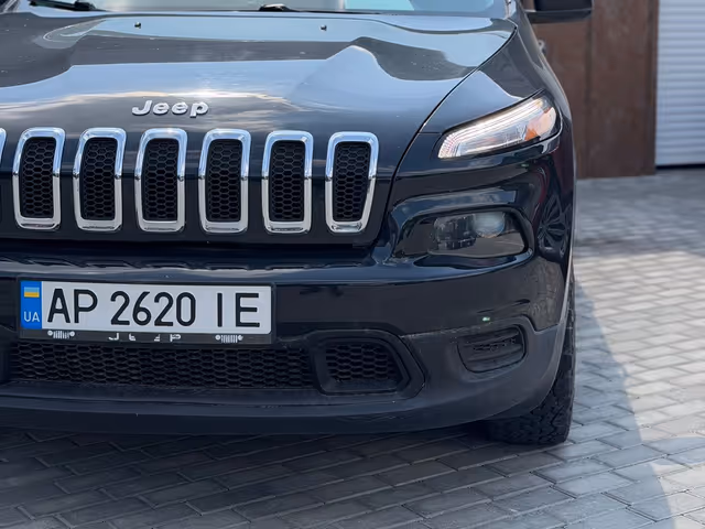Jeep Cherokee - фото 2