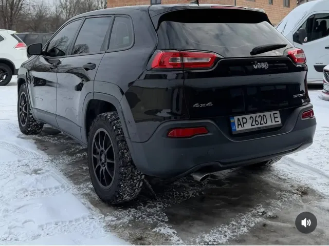 Jeep Cherokee - фото 4