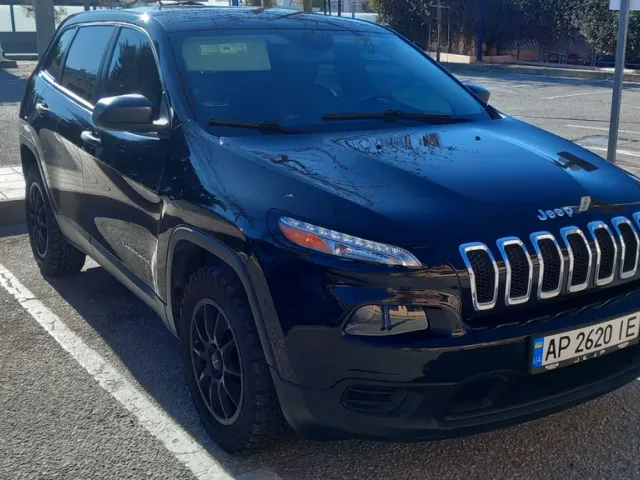 Jeep Cherokee - фото 2