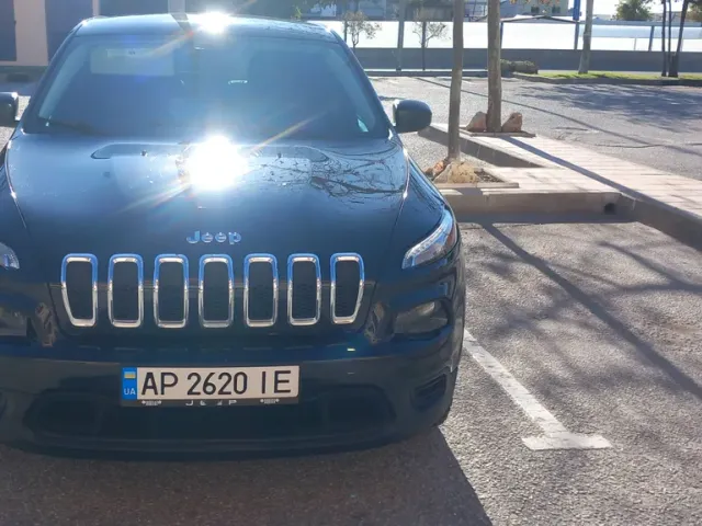 Jeep Cherokee - фото 1