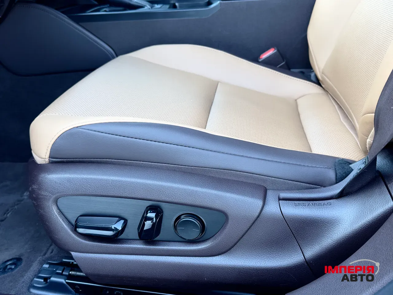 Lexus ES - фото 28