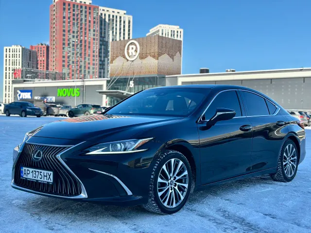 Lexus ES - фото 1