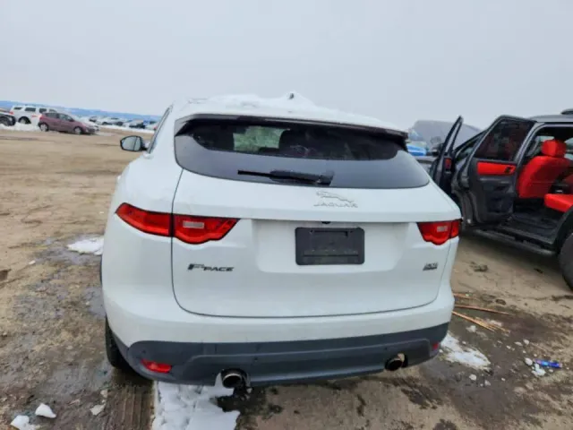 Jaguar F-Pace - фото 5