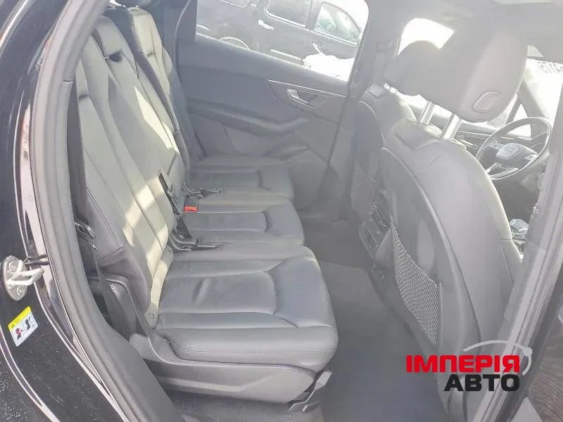Audi Q7 - фото 11