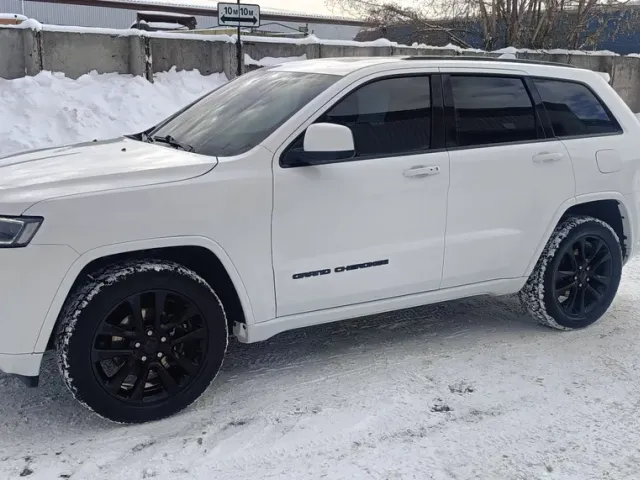 Jeep Grand Cherokee - фото 1