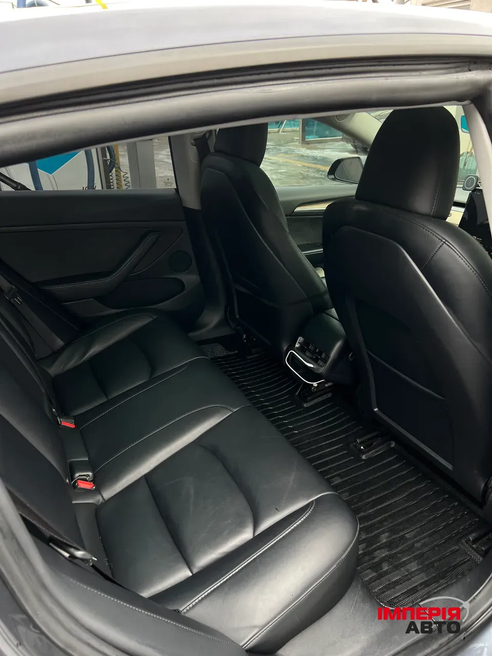 Tesla Model 3 - фото 9