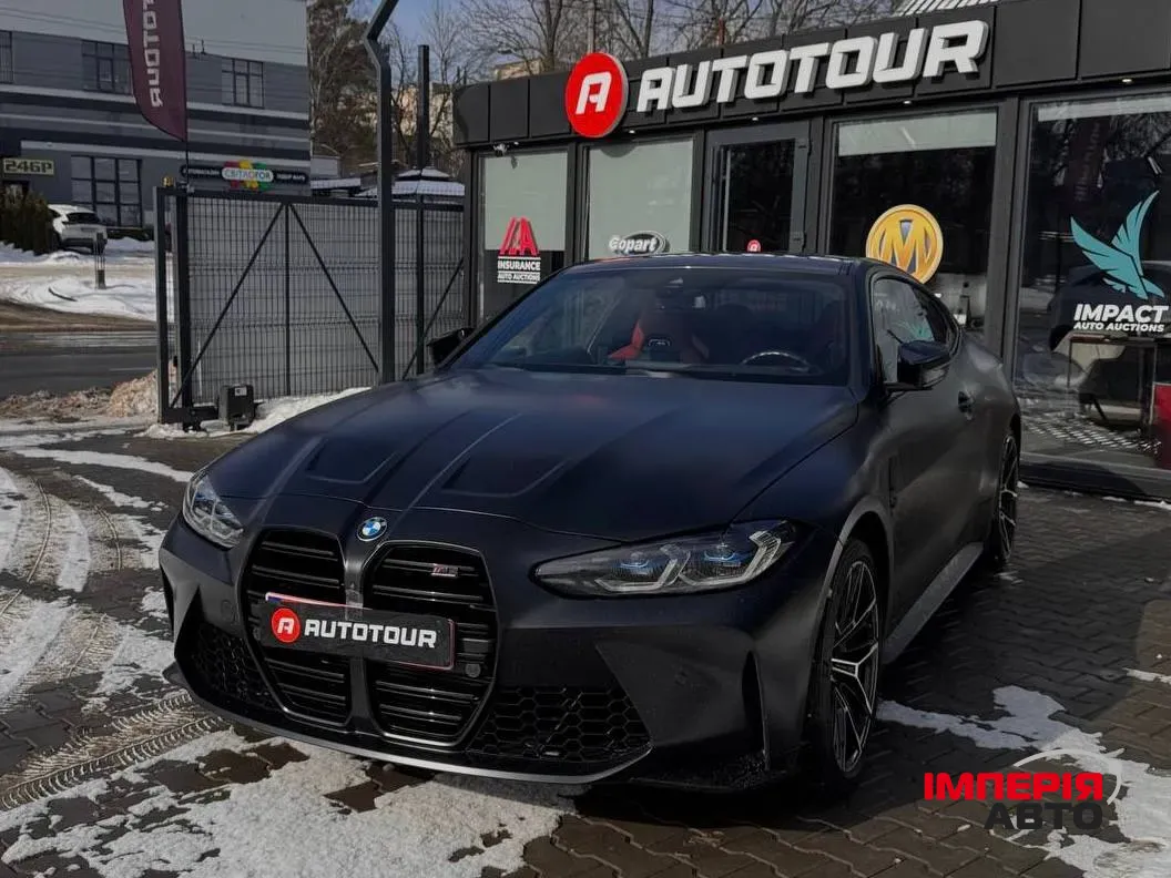 BMW M4 - фото 1