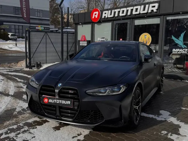 BMW M4 - фото 1
