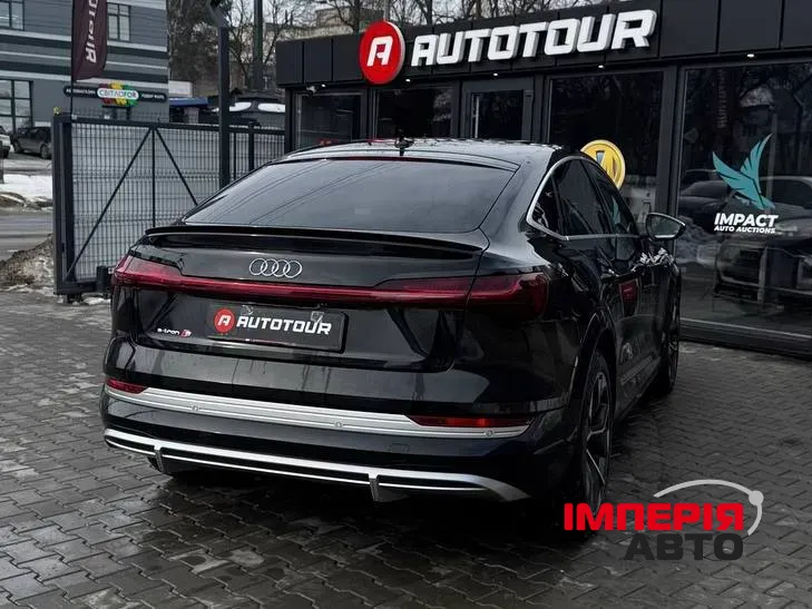Audi e-tron S Sportback - фото 10
