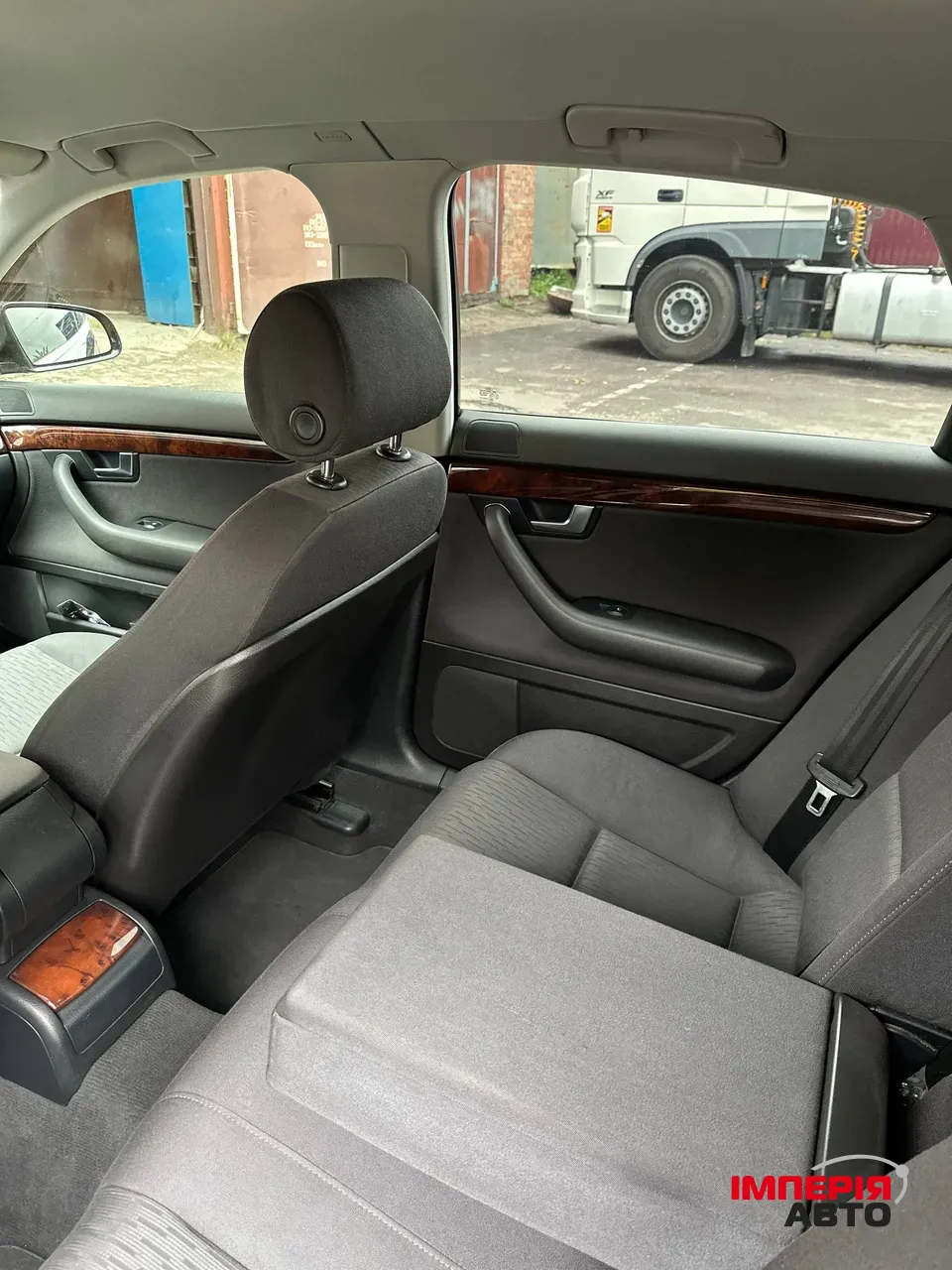 Audi A4 - фото 13