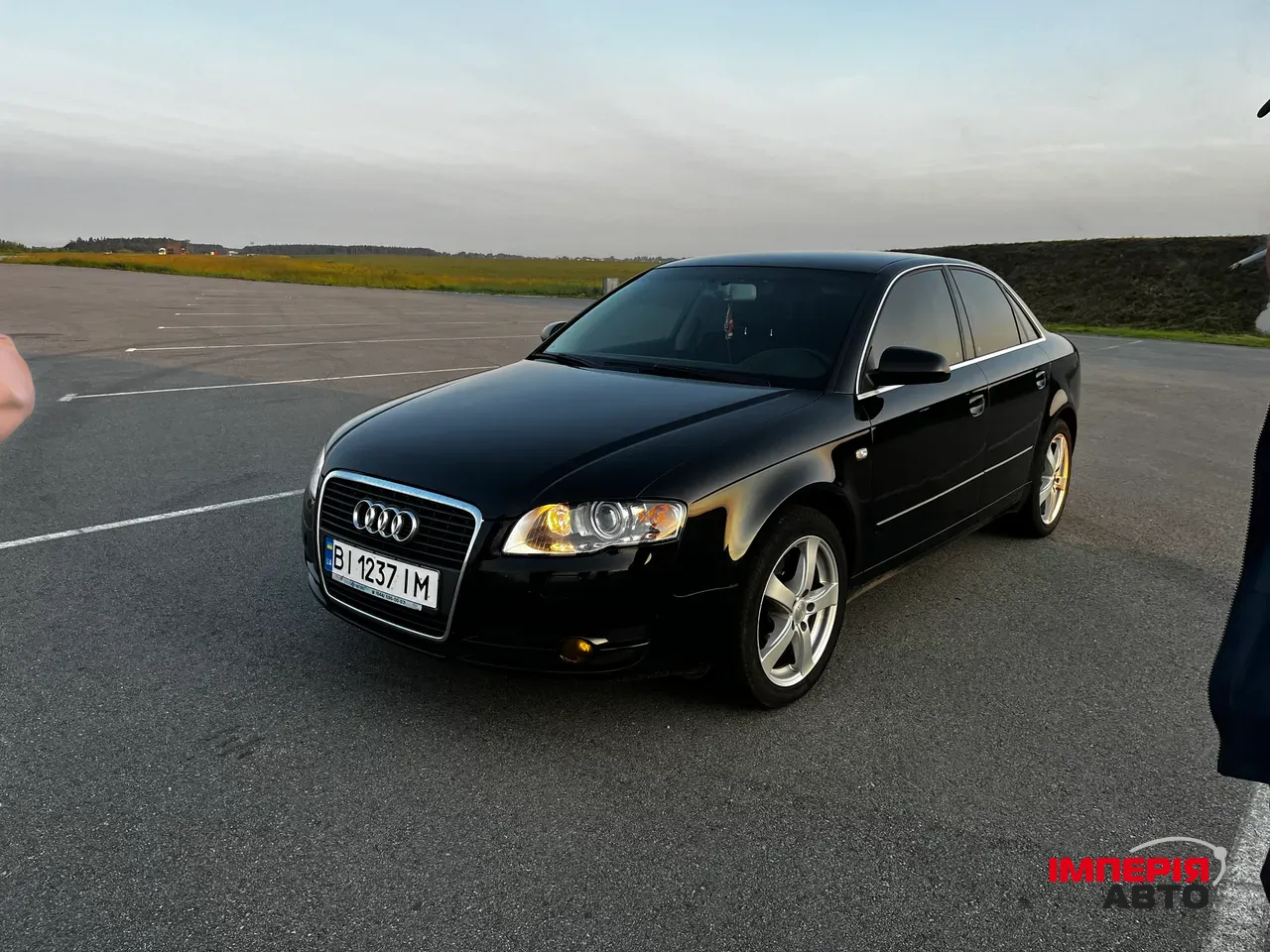 Audi A4 - фото 1