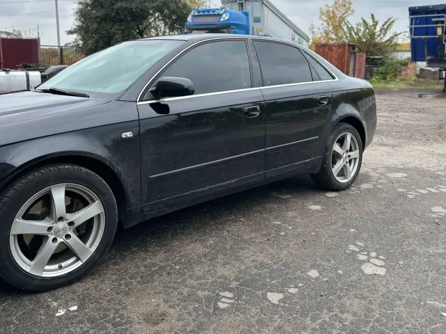 Audi A4 - фото 4
