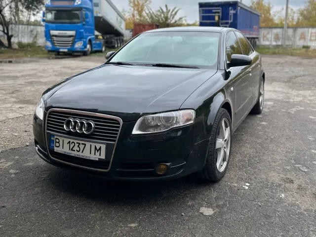 Audi A4 - фото 5