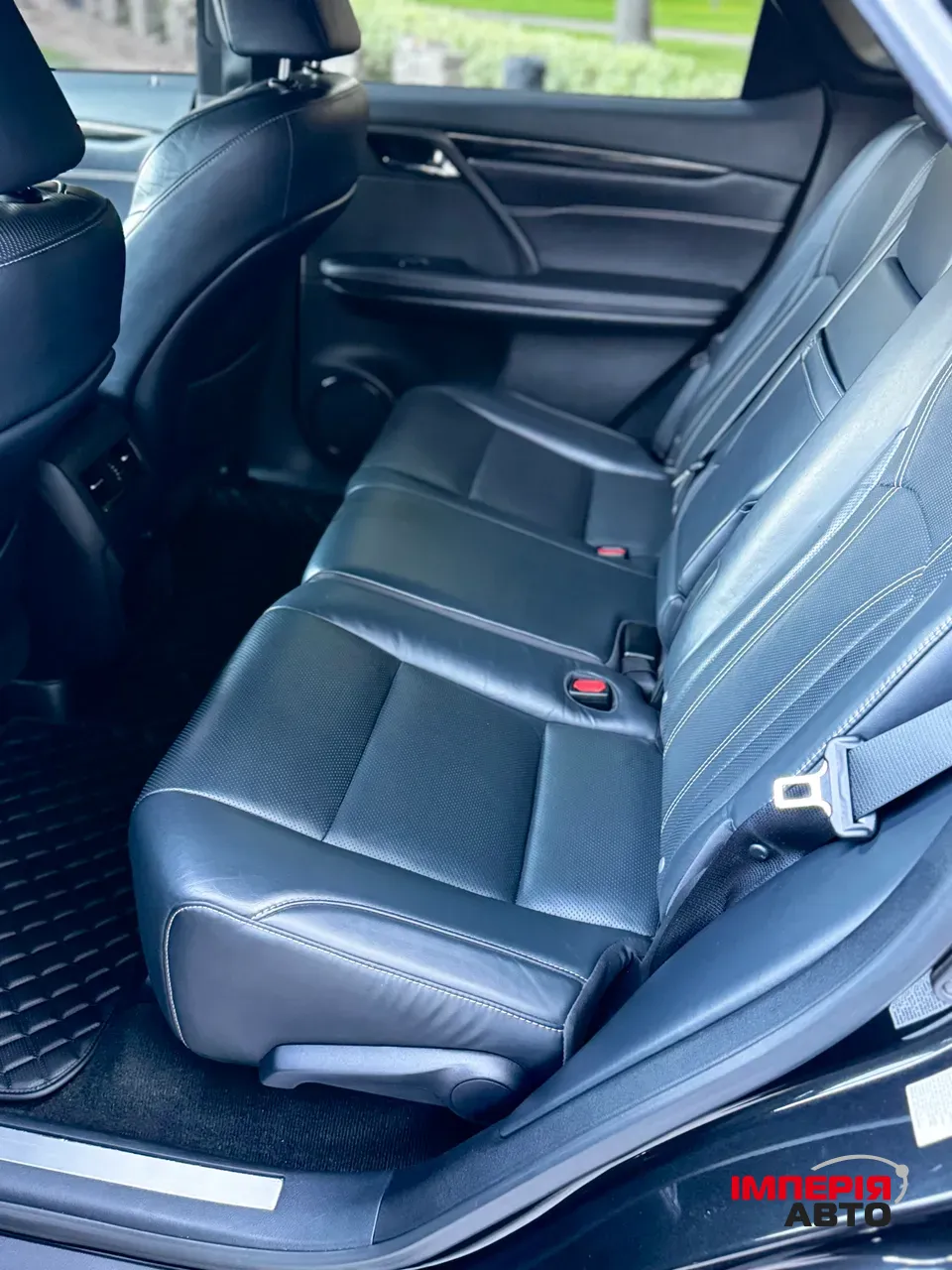 Lexus RX - фото 16