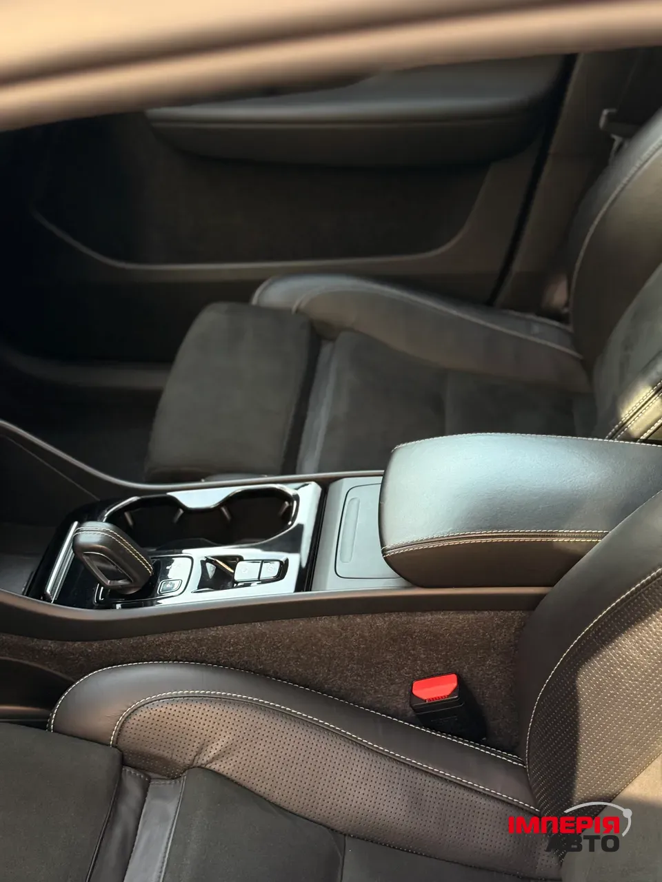 Volvo XC40 - фото 13