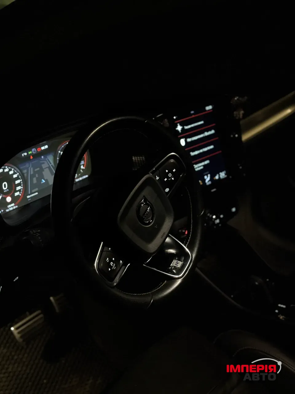 Volvo XC40 - фото 35