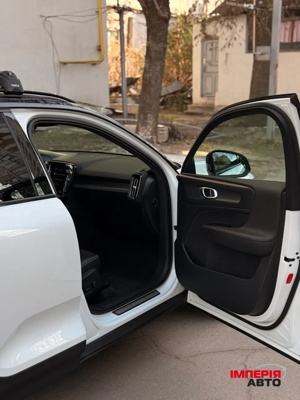 Volvo XC40 - фото 24