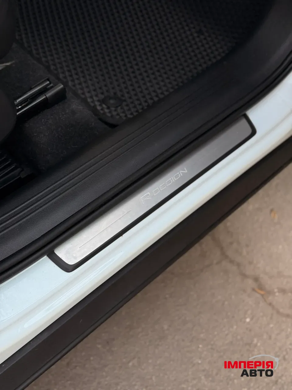 Volvo XC40 - фото 25