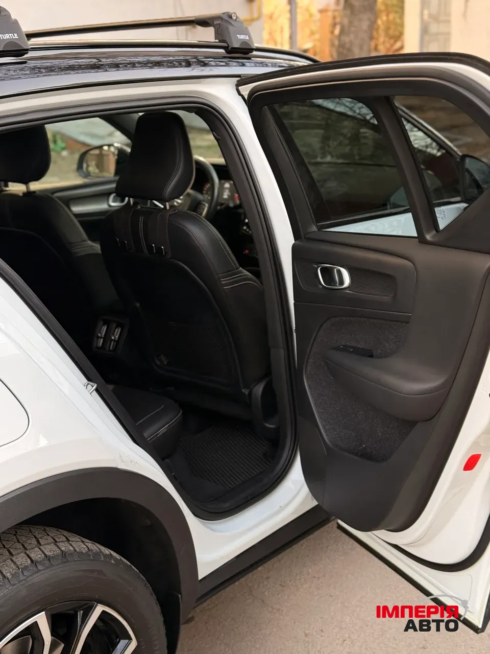 Volvo XC40 - фото 27