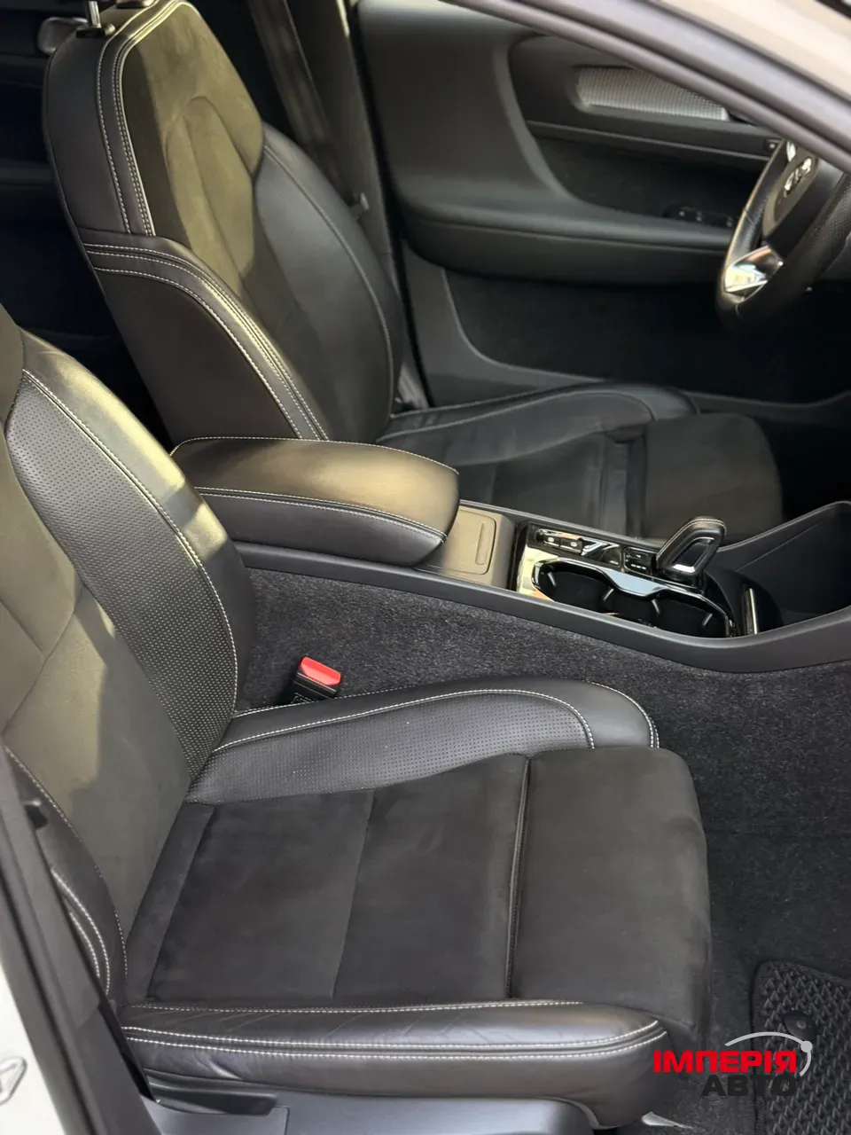 Volvo XC40 - фото 22