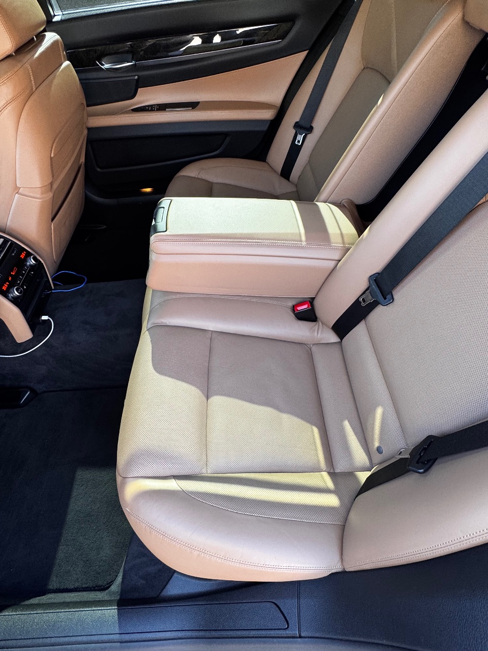 BMW 7 серії - фото 11