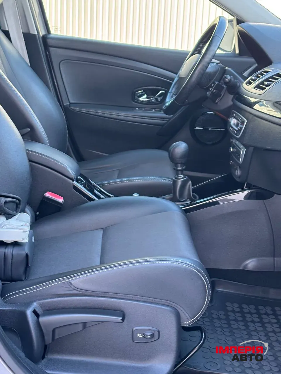 Renault Megane - фото 12