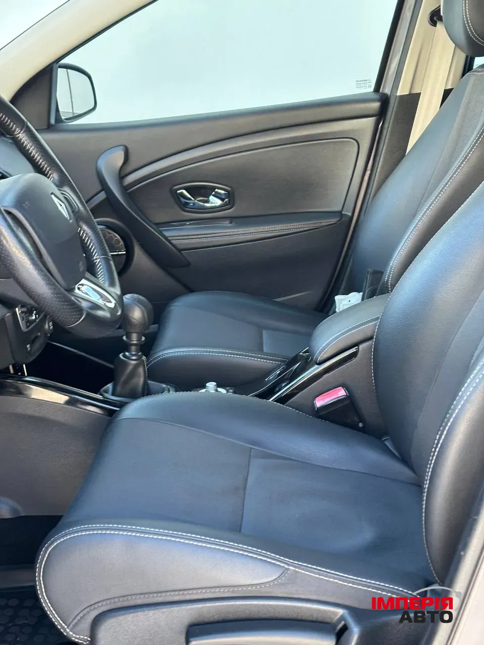 Renault Megane - фото 13