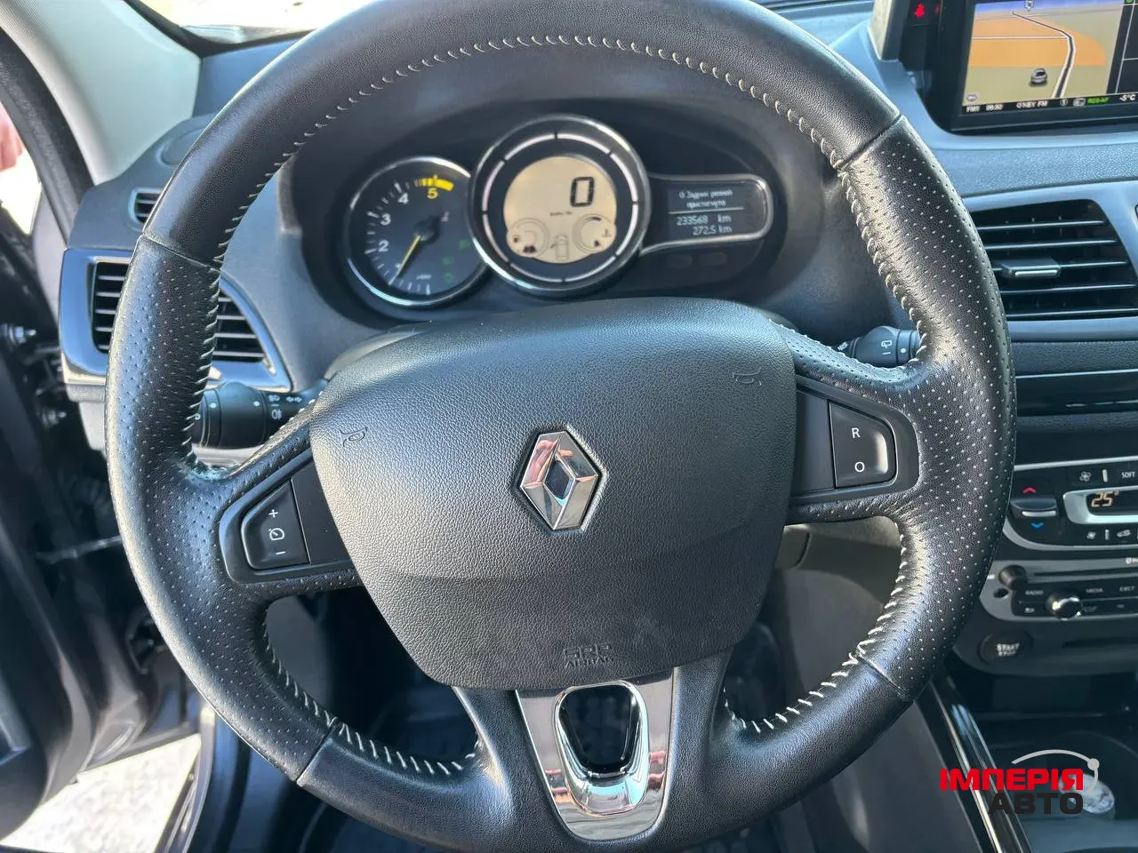 Renault Megane - фото 8