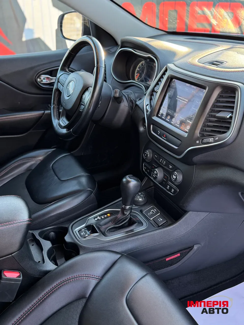 Jeep Cherokee - фото 8