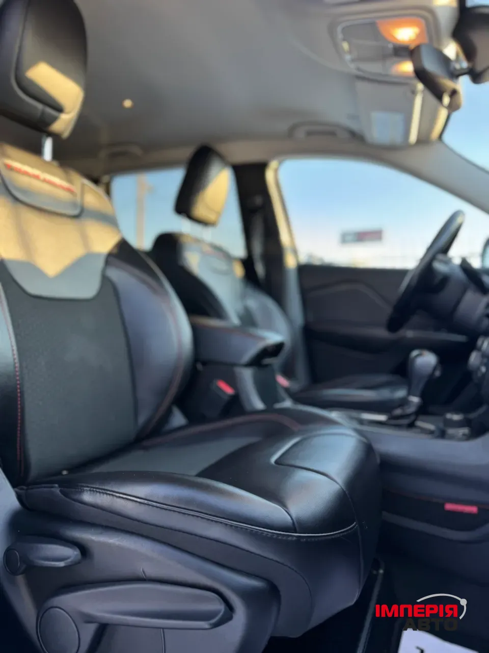 Jeep Cherokee - фото 10