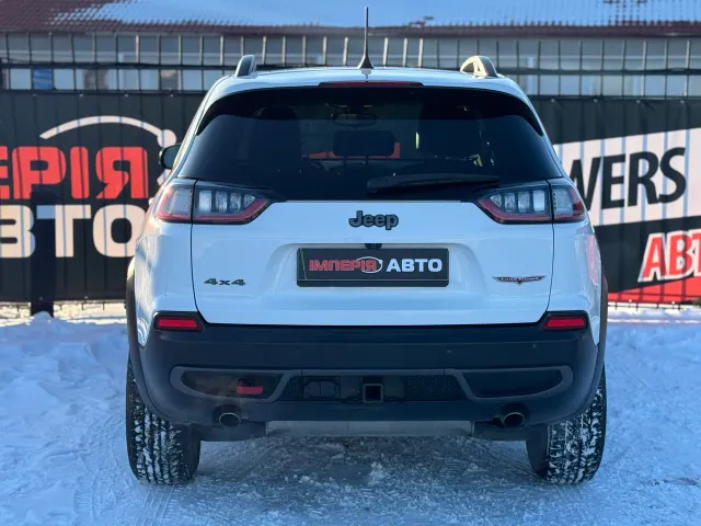 Jeep Cherokee - фото 4