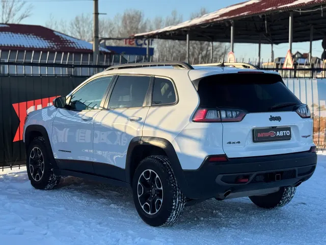 Jeep Cherokee - фото 5
