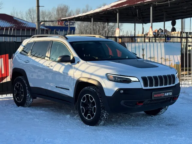 Jeep Cherokee - фото 3