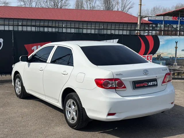 Toyota Corolla - фото 4