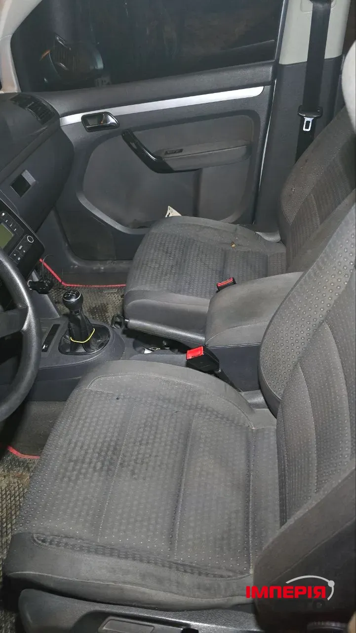 Volkswagen Touran - фото 6