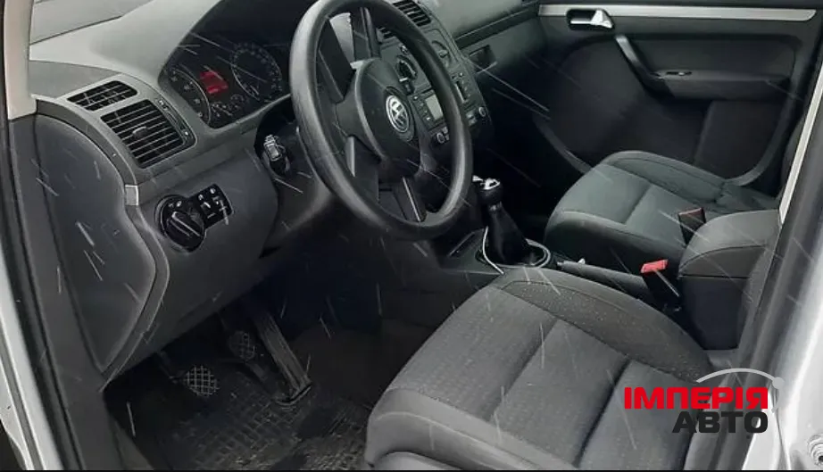 Volkswagen Touran - фото 9
