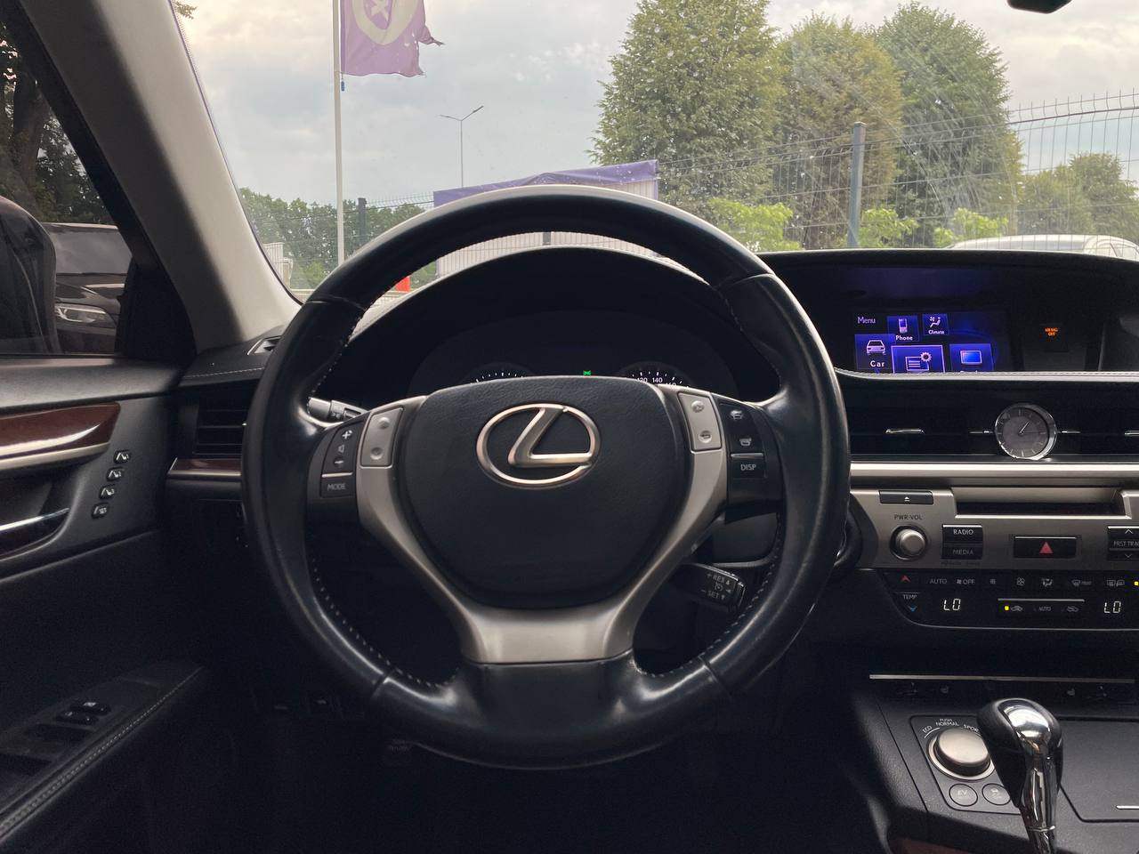 Lexus ES - фото 9