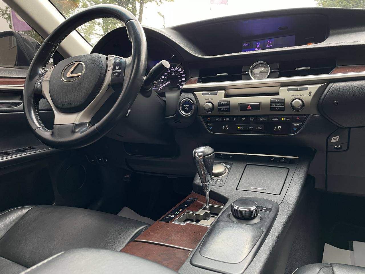 Lexus ES - фото 23