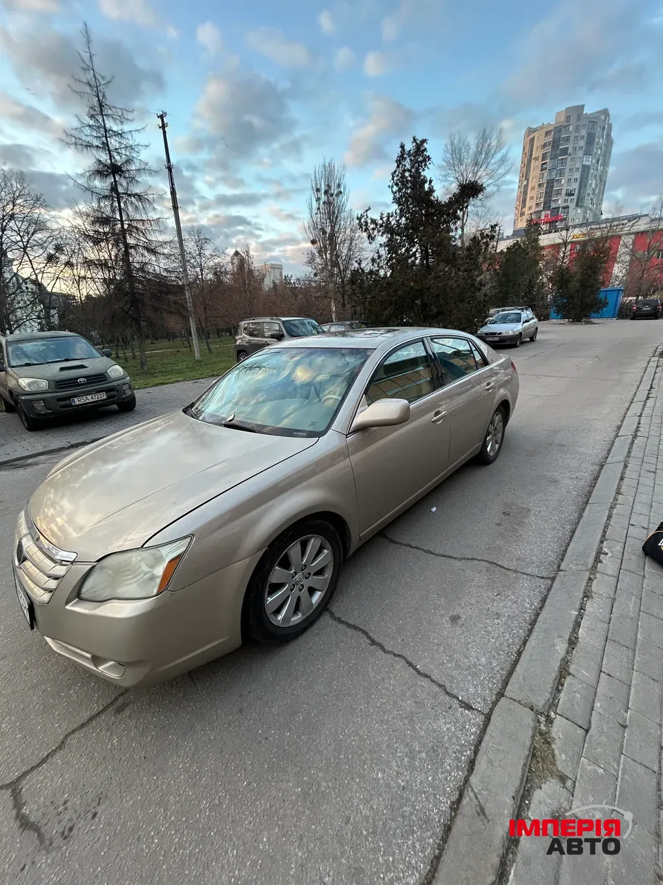 Toyota Avalon - фото 3