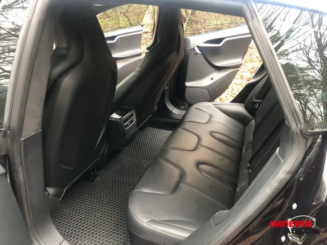 Tesla Model S - фото 10
