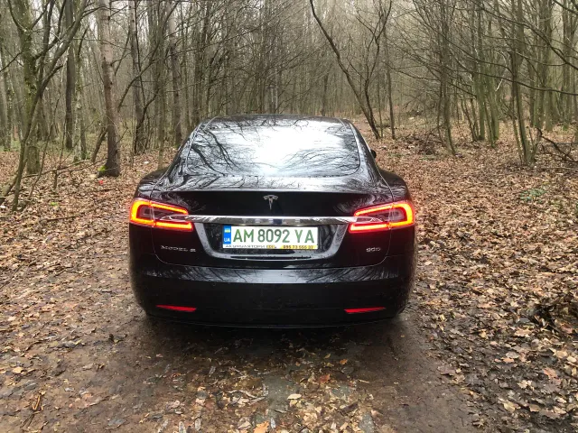 Tesla Model S - фото 5
