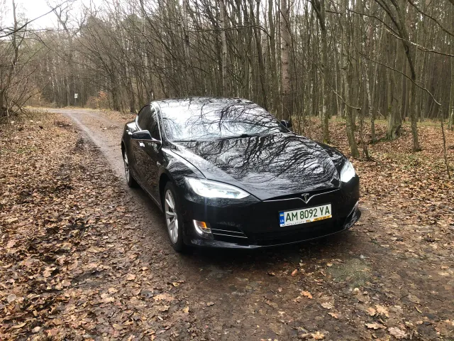 Tesla Model S - фото 2